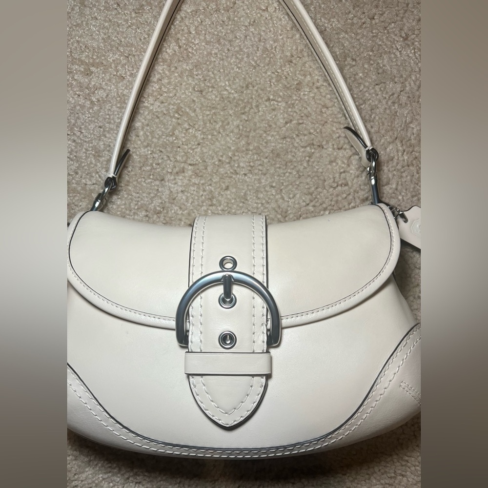 (Soho Flap AUTHENTIC) Coach White Leather Saddle Shoulder Bag - Picture 3 of 13